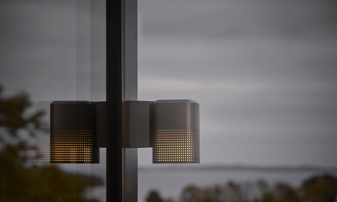 Wall luminaires