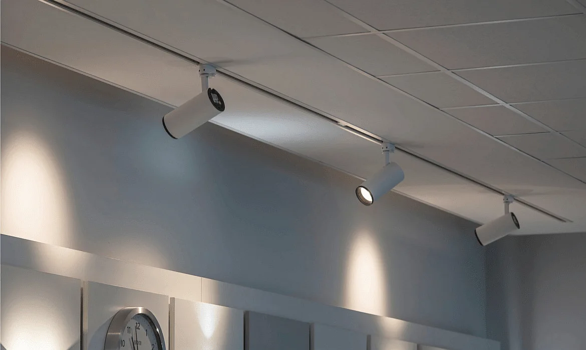 SLV LED 3-Phase luminaire NUMINOS PHASE M, 2700K, 24°, 1925lm, white/black SLV LED 3-Phase luminaire NUMINOS PHASE M, 2700K, 24°, 1925lm, white/black
