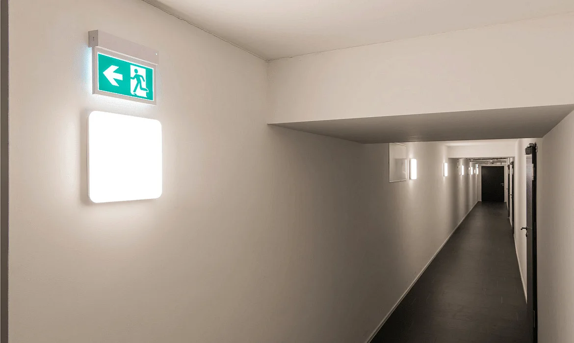 SLV Wall / Ceiling luminaire SIMA SENSOR, square, 3000K, 2150lm, IP44, white SLV Wall / Ceiling luminaire SIMA SENSOR, square, 3000K, 2150lm, IP44, white