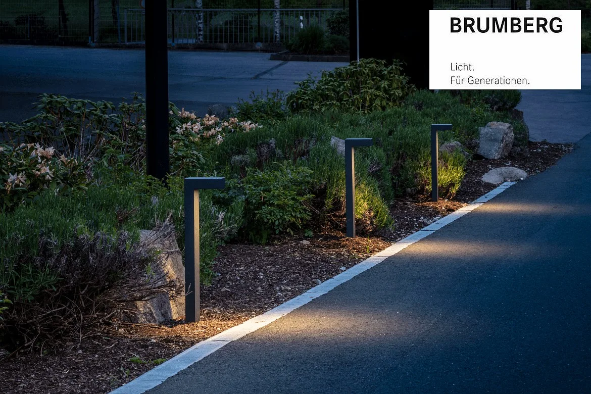 Brumberg Outdoor LED bollard light, IP65, 230V AC, 60cm, 9W 3000K 210lm, incl. 50cm power cable, structured graphite Brumberg Outdoor LED bollard light, IP65, 230V AC, 60cm, 9W 3000K 210lm, incl. 50cm power cable, structured graphite