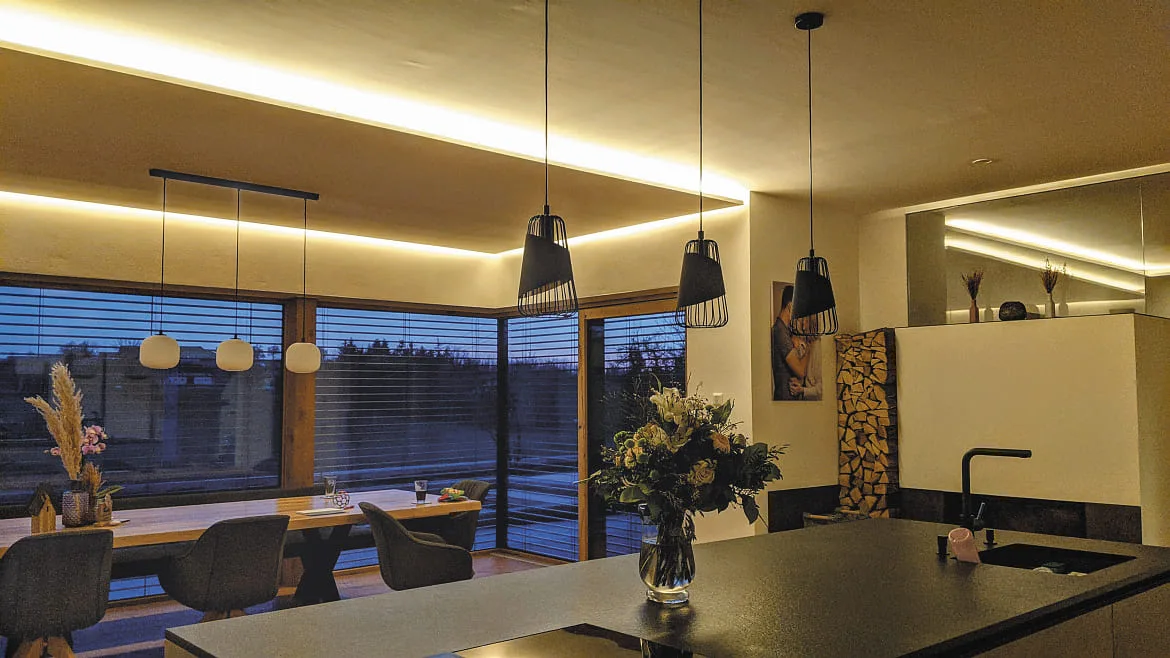 ISOLED Luminaire à suspension INFINITY WHITE GLASS ROUND rainuré, avec câble ouvert, 2 pôles E27 IP20, noir gradable ISOLED Luminaire à suspension INFINITY WHITE GLASS ROUND rainuré, avec câble ouvert, 2 pôles E27 IP20, noir gradable