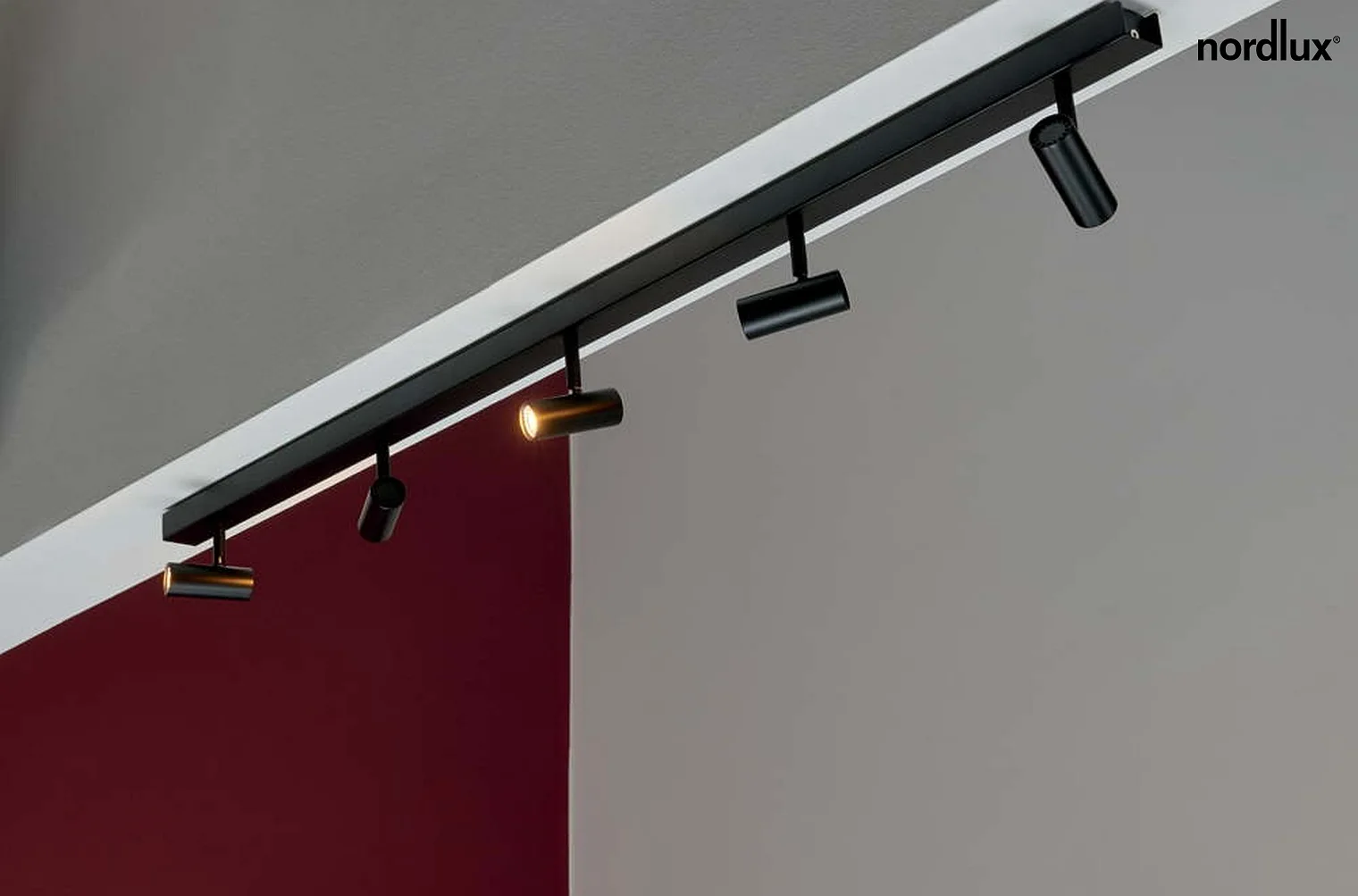 Nordlux Luminaire de plafond OMARI 5 flammes IP20, mat, noir gradable Nordlux Luminaire de plafond OMARI 5 flammes IP20, mat, noir gradable