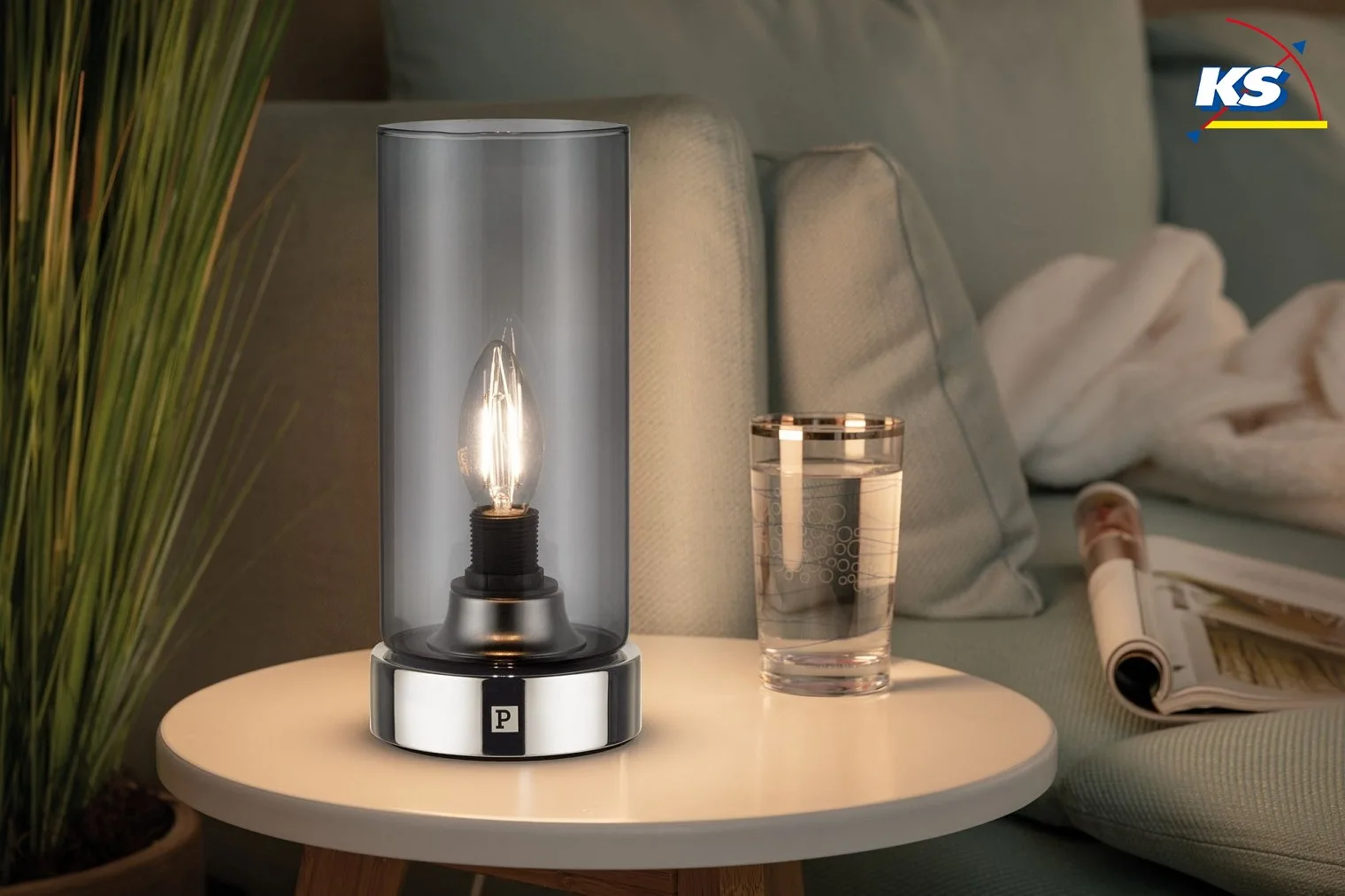 Paulmann Lampe de table PINJA cylindrique, avec interrupteur E14, chrome, couleurs fumée gradable Paulmann Lampe de table PINJA cylindrique, avec interrupteur E14, chrome, couleurs fumée gradable