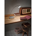 Fabas Luce Lampe de table HALE rond, inclinable IP20, aluminium brossé, chrome gradable