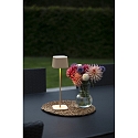 Konstsmide Lampe de table à accu CAPRI USB angulaire IP54, couleur sable gradable