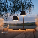 SIGOR Lampe de table � accu NUINDIE angulaire, CCT Switch IP54, noir nuit gradable