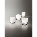 Fabas Luce Lampe de table BRENTA forme en dé, avec capteur, dimmable IP20, nickel satiné, blanche gradable