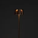 Konstsmide Lampadaire à accu NICE angulaire, avec connexion USB, CCT Switch, avec variateur tactile IP54, rouille gradable