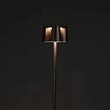 Konstsmide Lampadaire à accu NICE angulaire, avec connexion USB, CCT Switch, avec variateur tactile IP54, rouille gradable