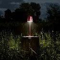 SIGOR Lampe de table à accu NUINDIE rond, CCT Switch IP54, anodisé rouge cerise gradable
